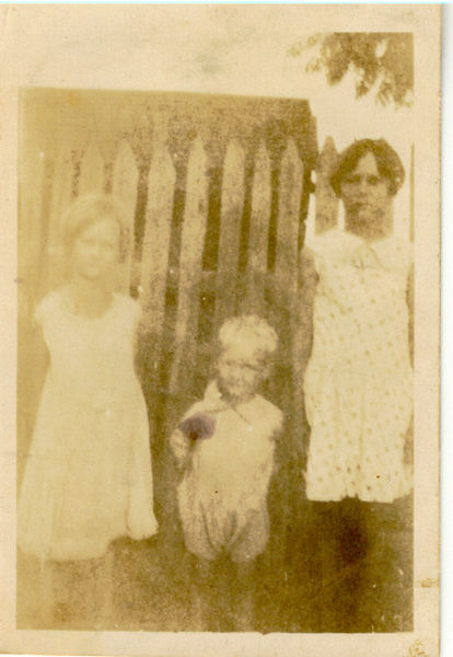 grace,-charlie-&-gladys-stokes.jpg